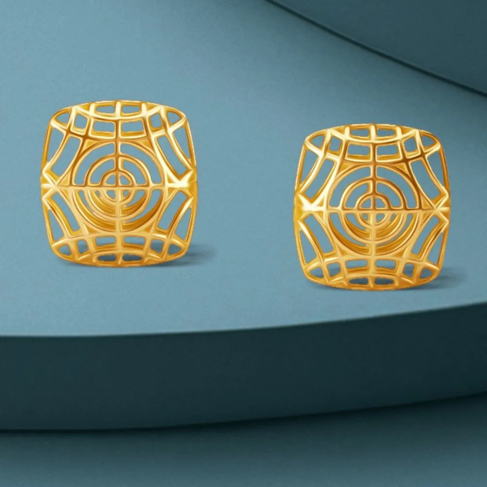 Gold earring