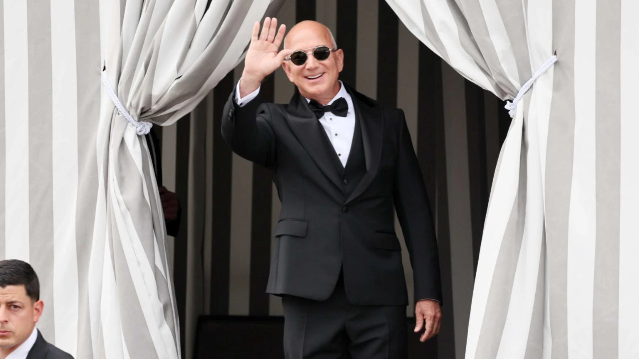 Jeff Bezos: courtesy of Getty Images