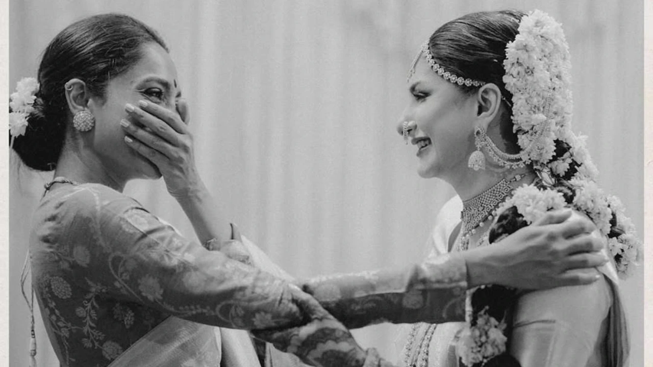 Sobhita and Zainab (PC: Eshant Raju, IG)