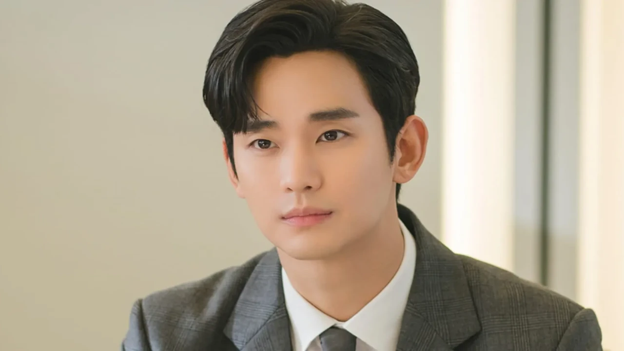 Kim Soo Hyun: Courtesy of tvN Kim Soo Hyun: Courtesy of tvN