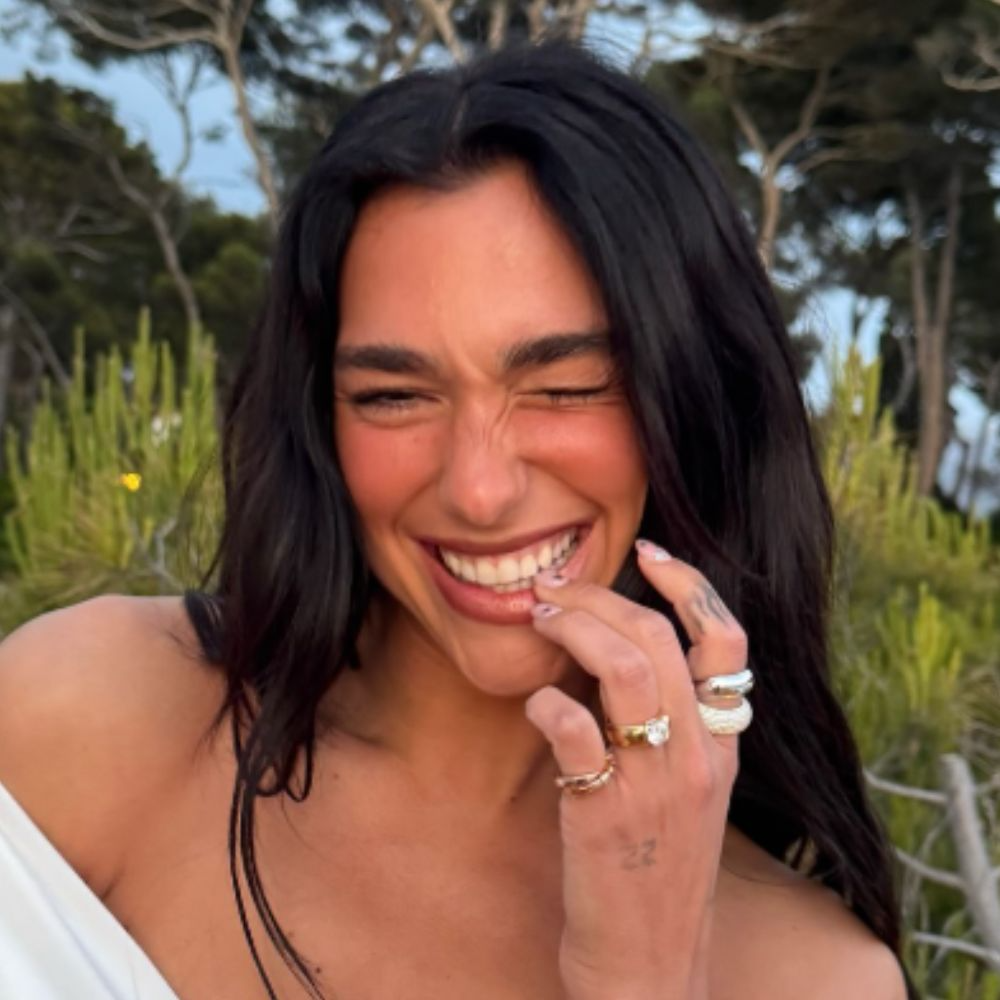 Dua Lipa-Callum Turner Engagement: All We Know About 3-Carat Diamond Ring, From USD 200K Price Tag to Custom Design