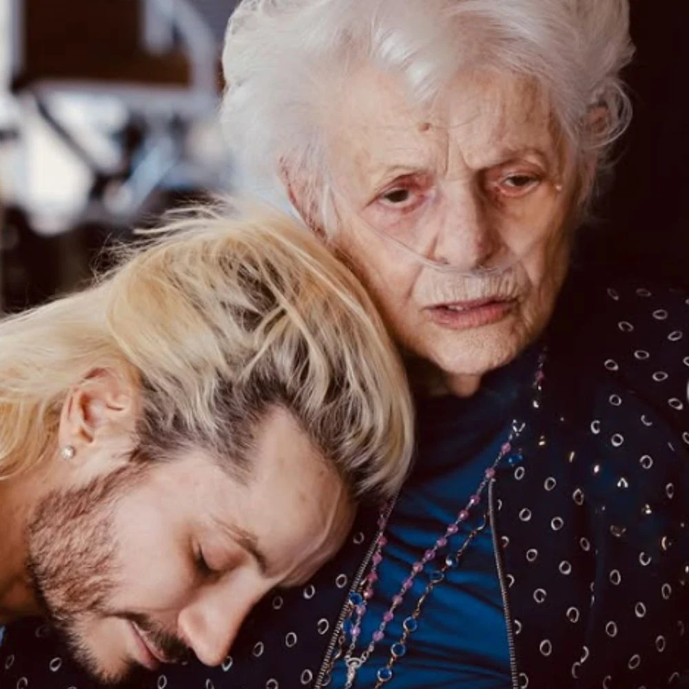 Did You Know Ariana Grande’s Nonna Majorie Was Oldest Artist Ever on Billboard Hot 100? Singer, Brother Frankie Mourn 