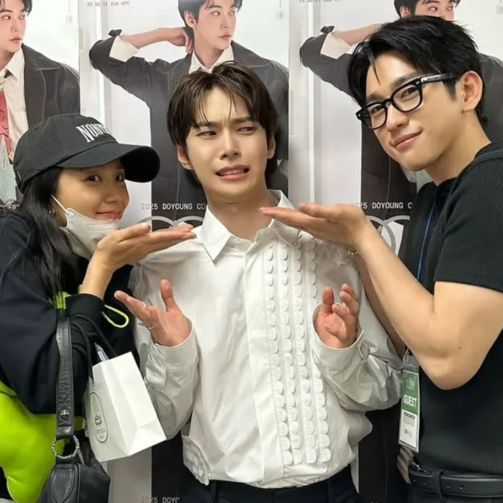 BLACKPINK's Jisoo, GOT7's Jinyoung support NCT bestie Doyoung at Doors concert, SEVENTEEN and more attend