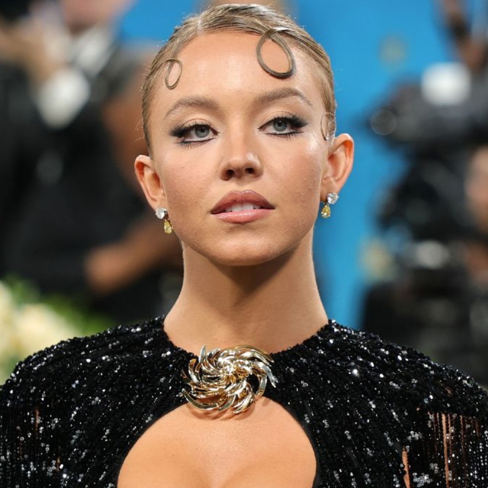 Sydney Sweeney As Cassie is ‘Worse Than Ever’ in Euphoria Season 3: ‘She’s Crazy’