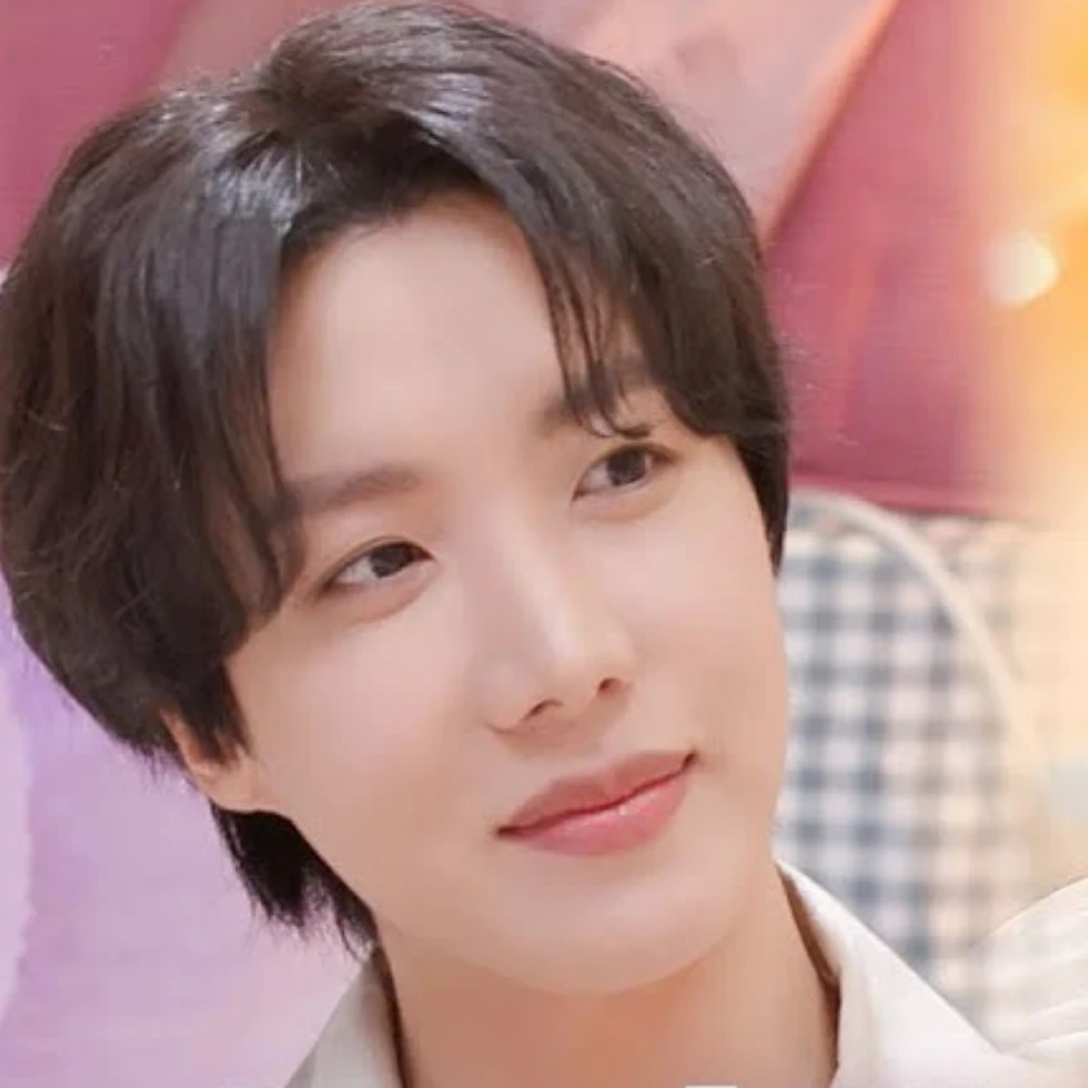 BTS’ J-Hope reveals his ideal type of girlfriend to TWICE’s Sana, fans ask to spill tea about Jeongyeon and Jimin's alleged feud