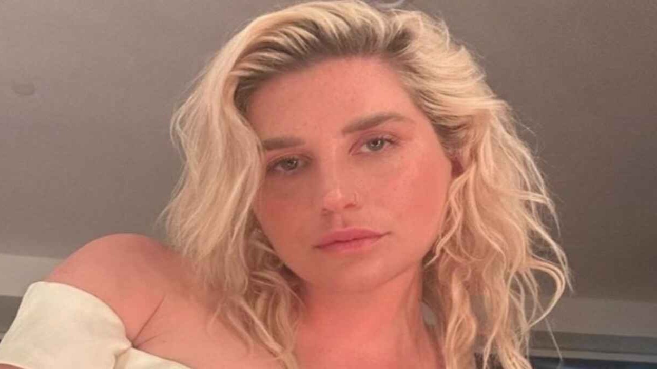 Kesha Faces Backlash from Fans for ‘Vulgar’ Moves During Mighty Hoopla Performance