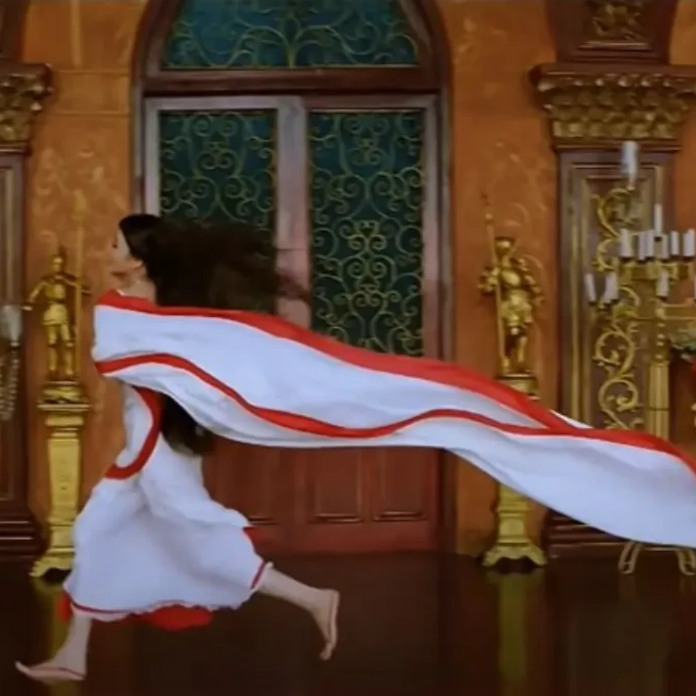 'We were in Aishwarya Rai’s van, looking at outfit around 7 pm after pack-up': Neeta Lulla spills beans on cotton saree in Devdas