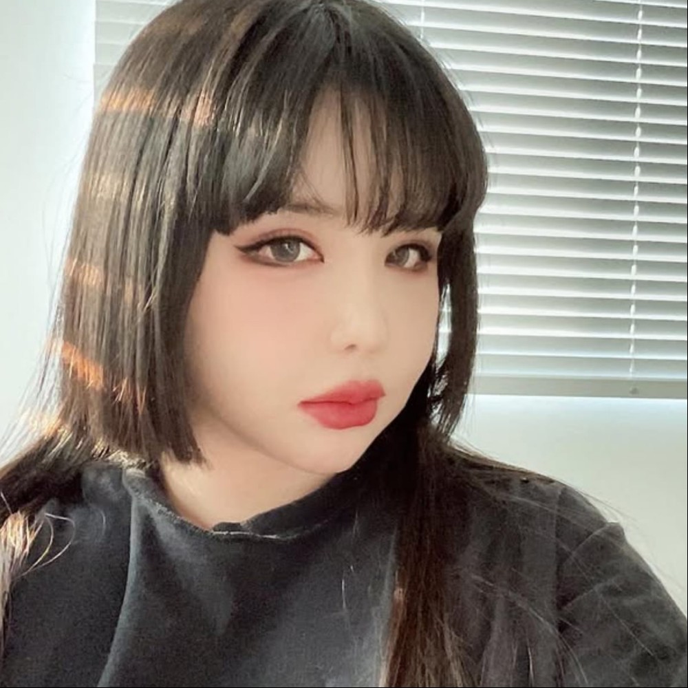 Park Bom’s agency reveals why she missed 2NE1’s LA reunion performance despite being in city, shuts exit rumors