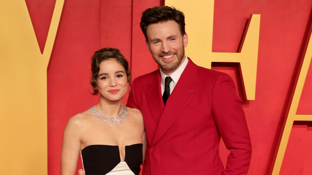 Alba Baptista, Chris Evans: courtesy of Getty Images Chris Evans, Alba Baptista: courtesy of Getty Images