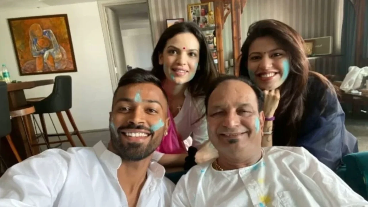 Natasha Stankovic, Pankhuri Sharma, Hardik Pandya, & Himanshu Pandya (via Instagram) Natasha Stankovic, Pankhuri Sharma, Hardik Pandya, & Himanshu Pandya (via Instagram)