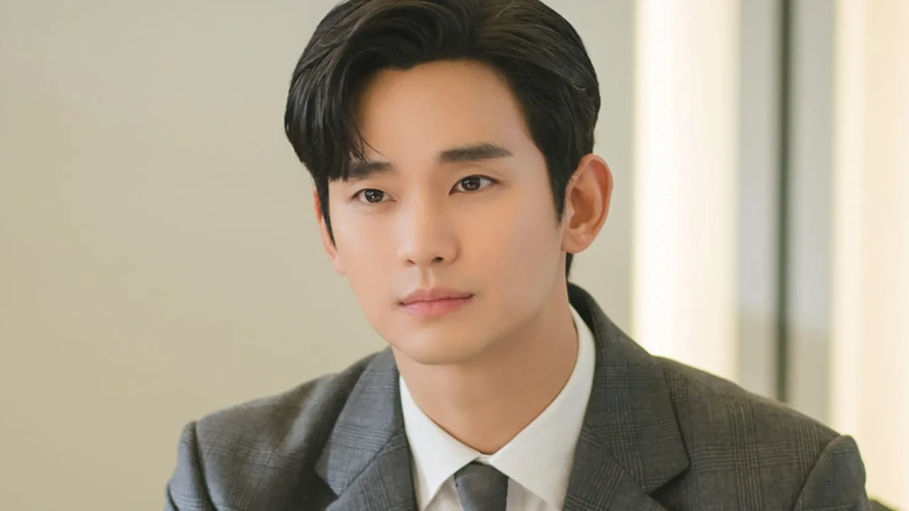 Kim Soo Hyun: Courtesy of tvN Kim Soo Hyun: Courtesy of tvN