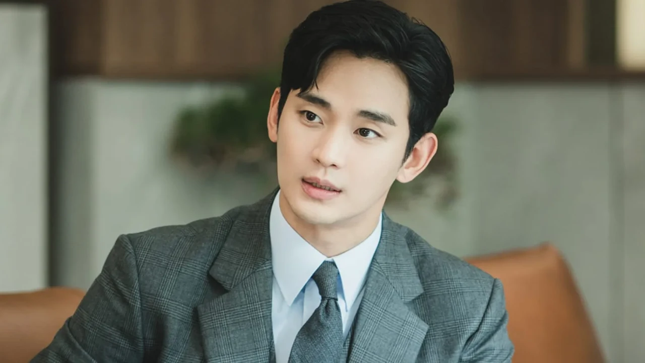 Kim Soo Hyun: Courtesy of tvN Kim Soo Hyun: Courtesy of tvN