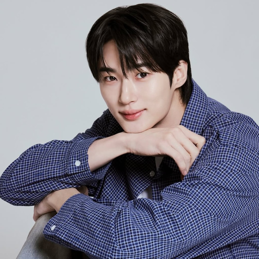 Byeon Woo Seok reacts to 2 billion KRW lottery winner's mention about him bringing them luck: 'I'm coming'