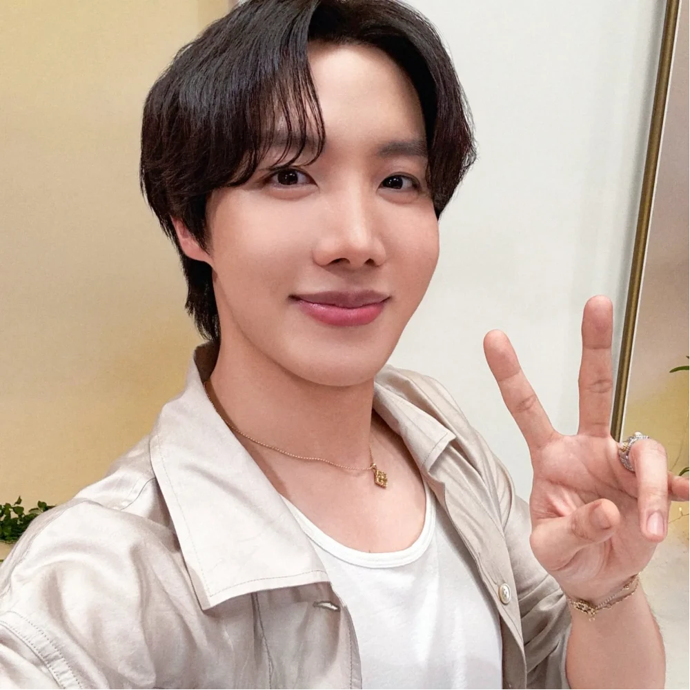 BTS’ J-Hope vibes to AR Rahman’s Yaara during Paris LV show, fans now want a collab