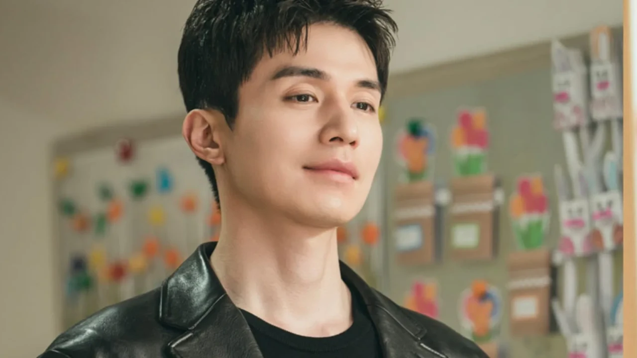 Lee Dong Wook: Courtesy of JTBC Lee Dong Wook: Courtesy of JTBC