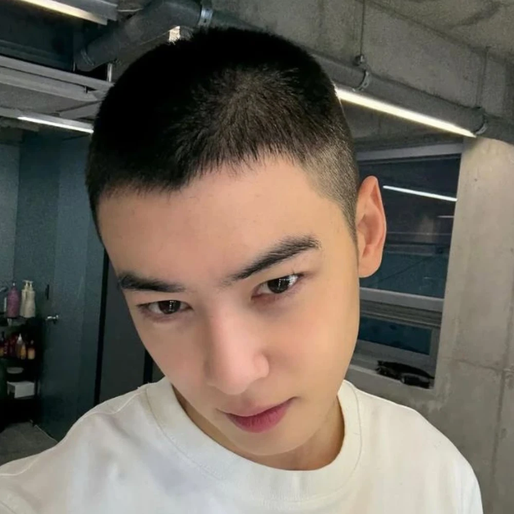 Buzz cut FAILS to take away Cha Eun Woo’s charm, star hangs out with ASTRO members before military enlistment