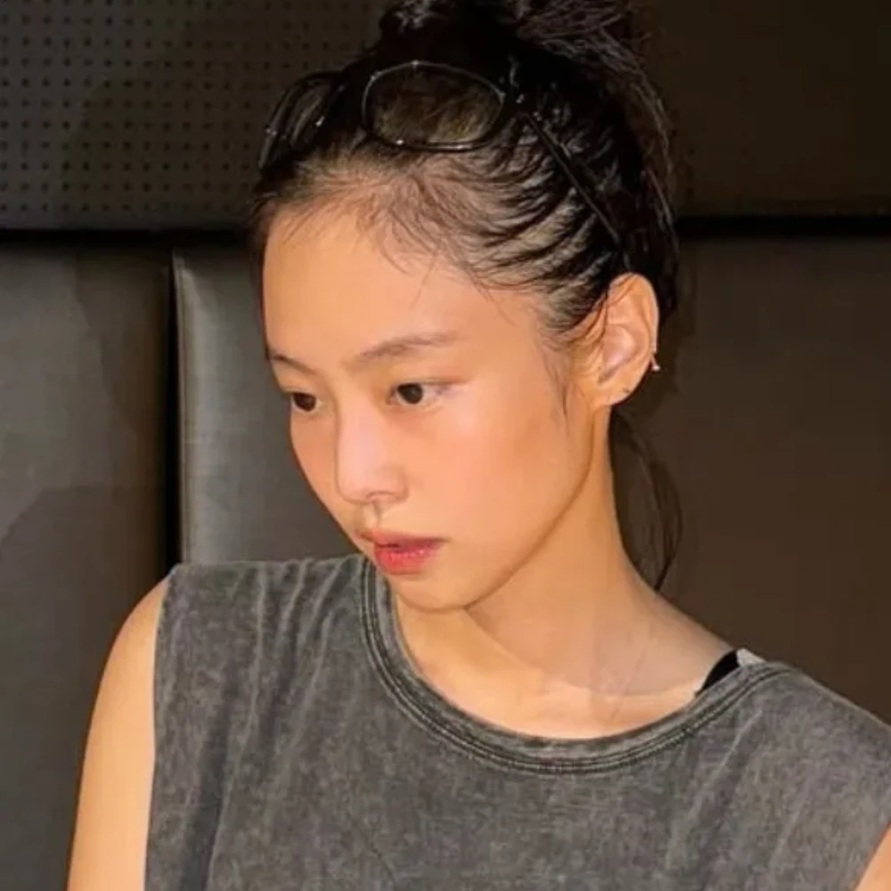 BLACKPINK's Jennie sparks romance rumors with swimmer Hwang Sun Woo after Goyang show, fans ask 'WHY IS SHE SO SHY'