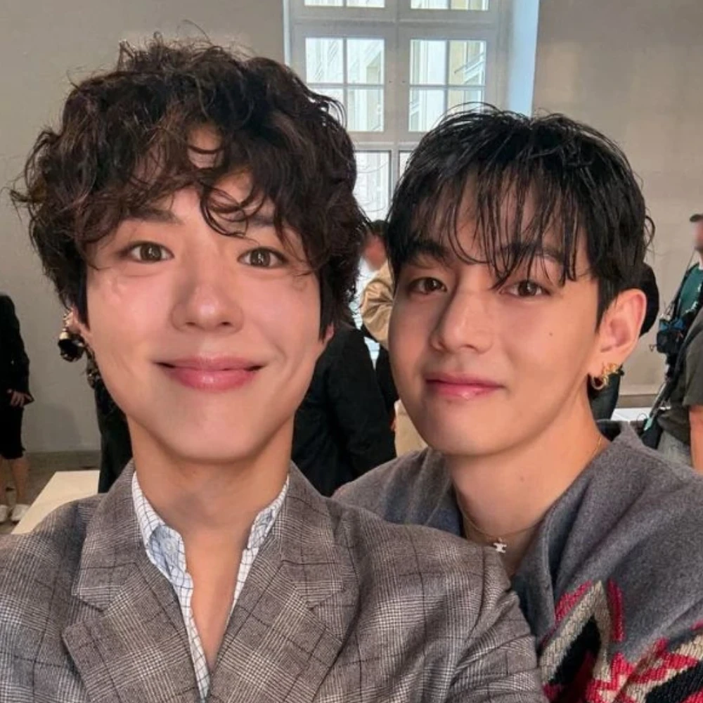 PICS: Park Bo Gum, BTS’ V turn into Romeo and Juliet in Paris, former poses with Bae Suzy at fashion event