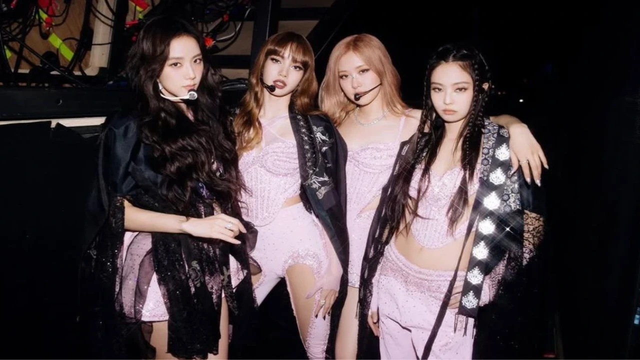 BLACKPINK: courtesy of BLACKPINK's Instagram BLACKPINK: courtesy of BLACKPINK's Instagram