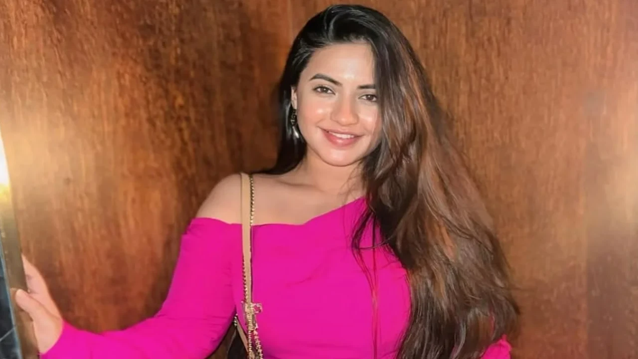 Meera Deosthale refutes reports of being confirmed contestant of Bigg Boss 19 (Pic Credit: Meera Deosthale Instagram) Meera Deosthale