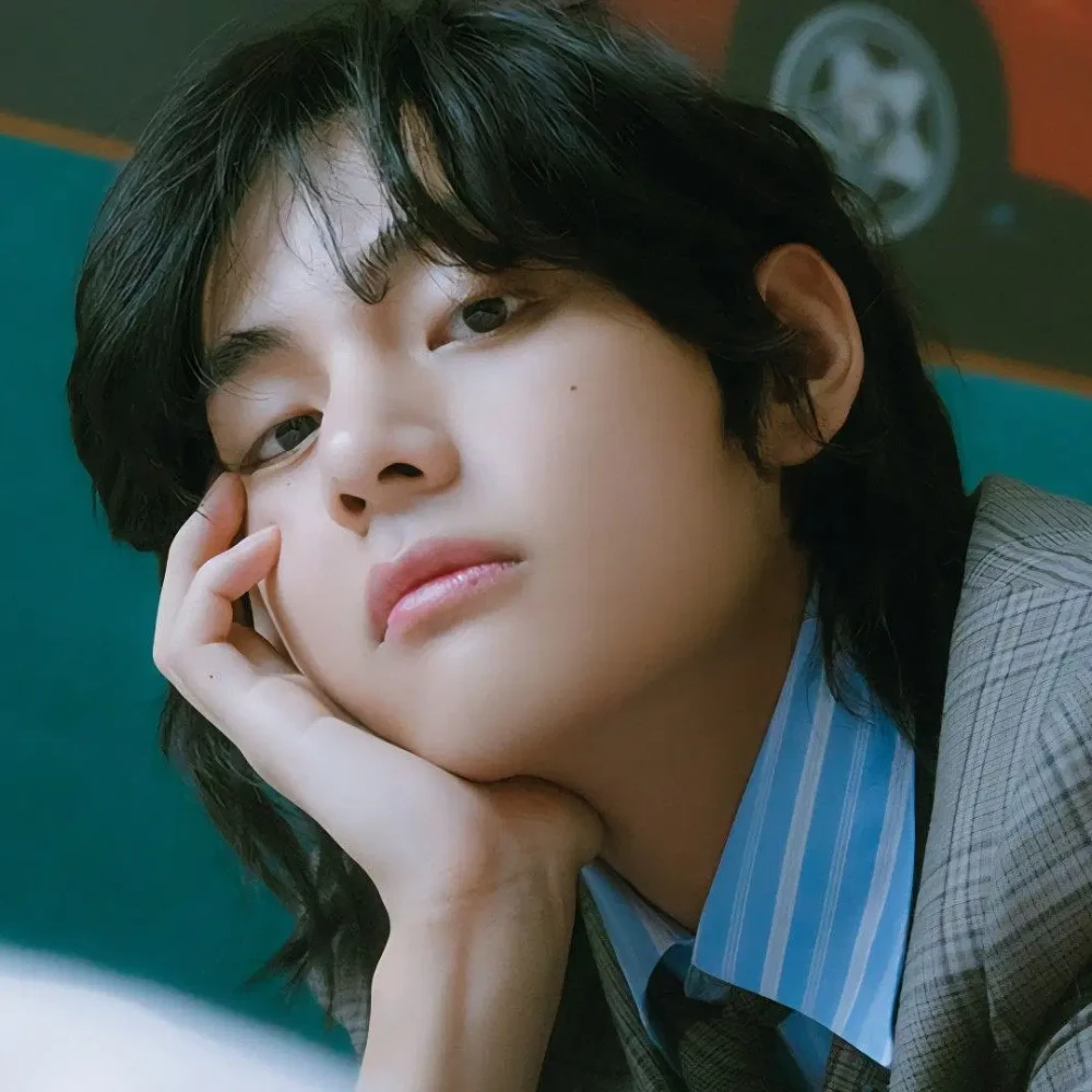 BTS' V warns fans against 'dangerous' following at airport en route Paris flight, know what happened
