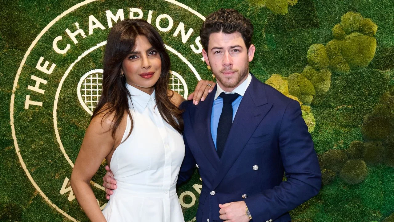 Priyanka Chopra & Nick Jonas (via Getty Images)