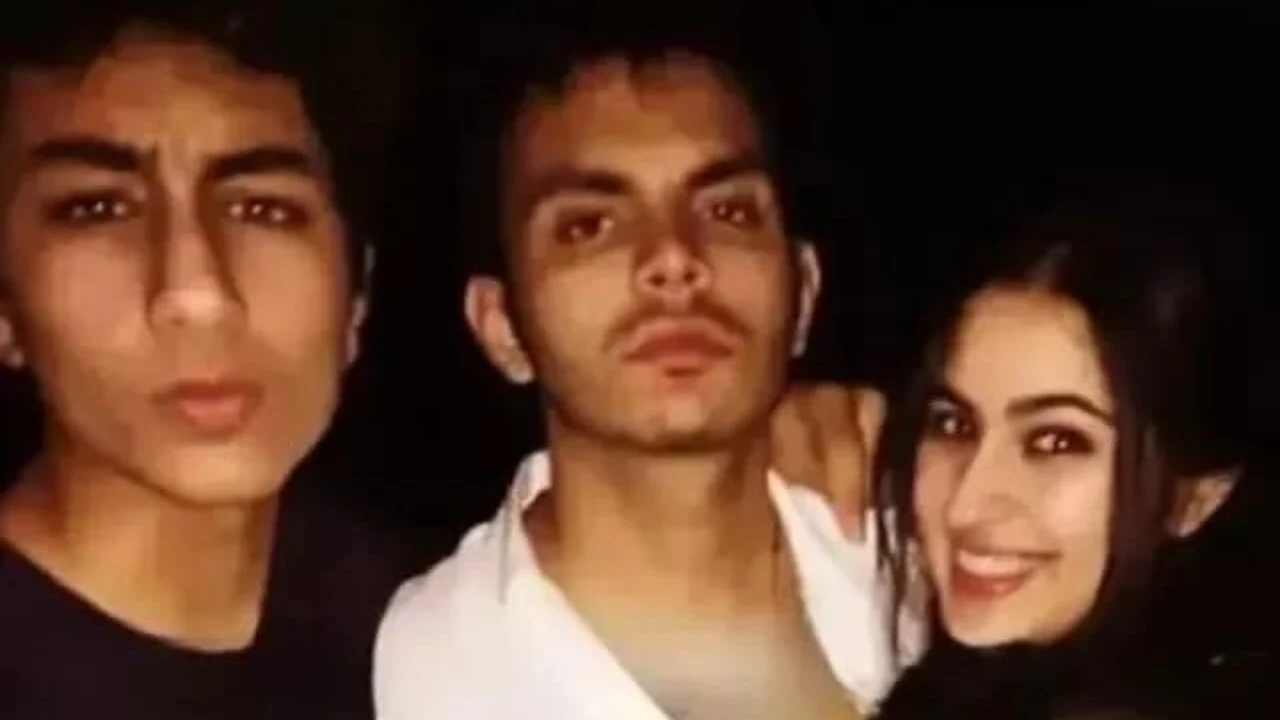 Veer Pahariya's unseen INSIDE party pics ft Sky Force co-star Sara Ali Khan, Janhvi Kapoor, Ibrahim Ali Khan