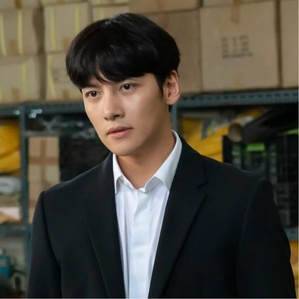 Ji Chang Wook wins hearts with his ‘down-to-earth’ gesture, here’s how the actor helped a scared child