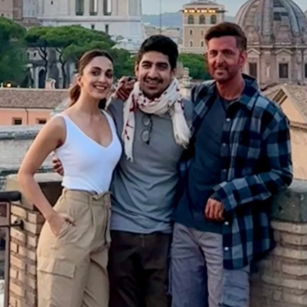 New mom Kiara Advani shares unseen pic with Hrithik Roshan and Ayan Mukerji ahead of War 2 trailer, Jr NTR missing