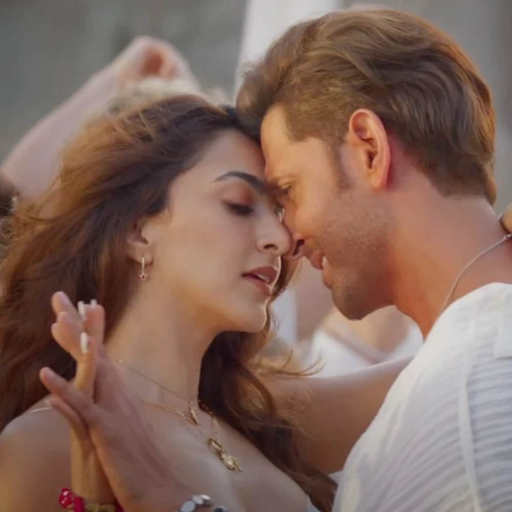 War 2 Trailer: Hrithik Roshan and Jr NTR go head-to-head, Kiara Advani stuns beyond bikini this time