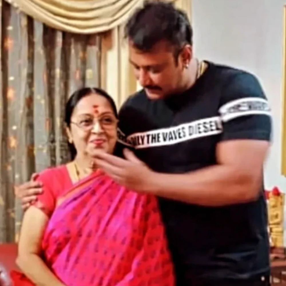 Darshan Thoogudeepa gets active on social media, pens emotional note as he offers condolences to Saroja Devi with throwback pic