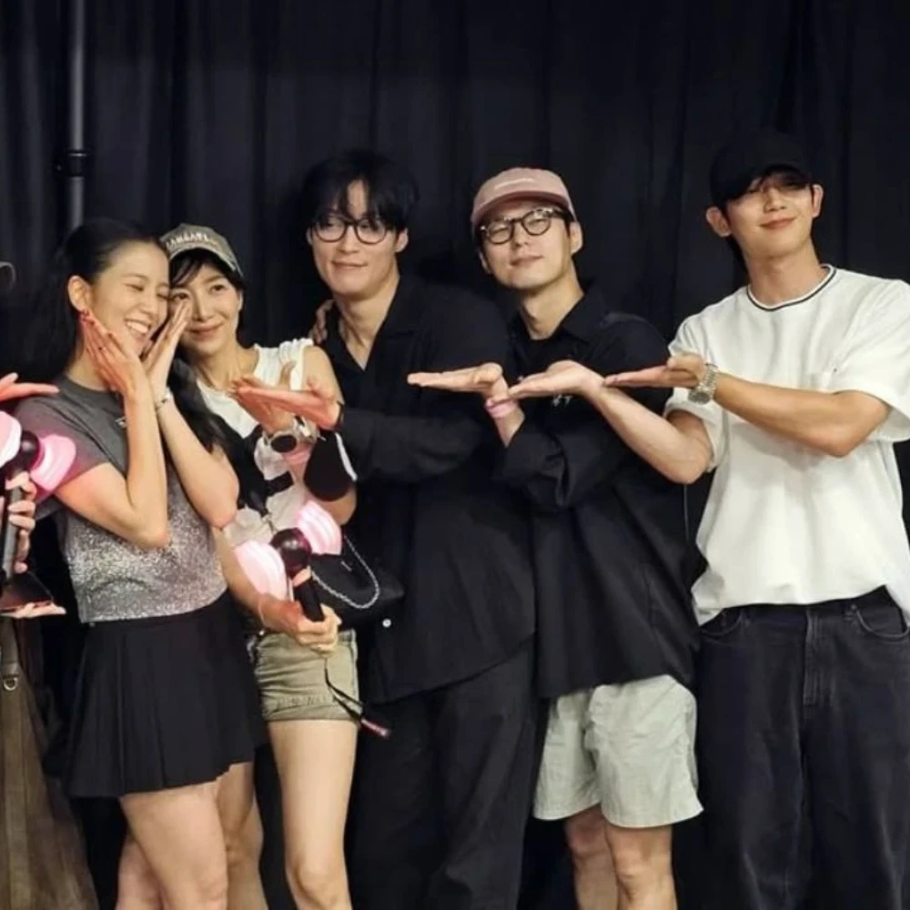 Snowdrop reunion: Jung Hae In, Heo Nam Jun and more support Jisoo at BLACKPINK concert, Kim Hye Yoon missing