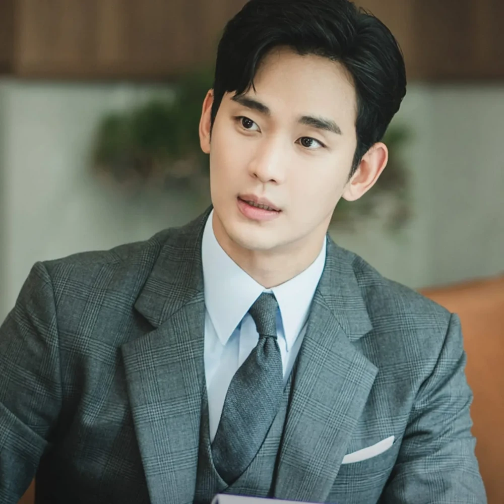 Did Kim Soo Hyun sell Galleria Forêt luxury apartment to pay for lawsuit expenses? Know truth amid Kim Sae Ron row