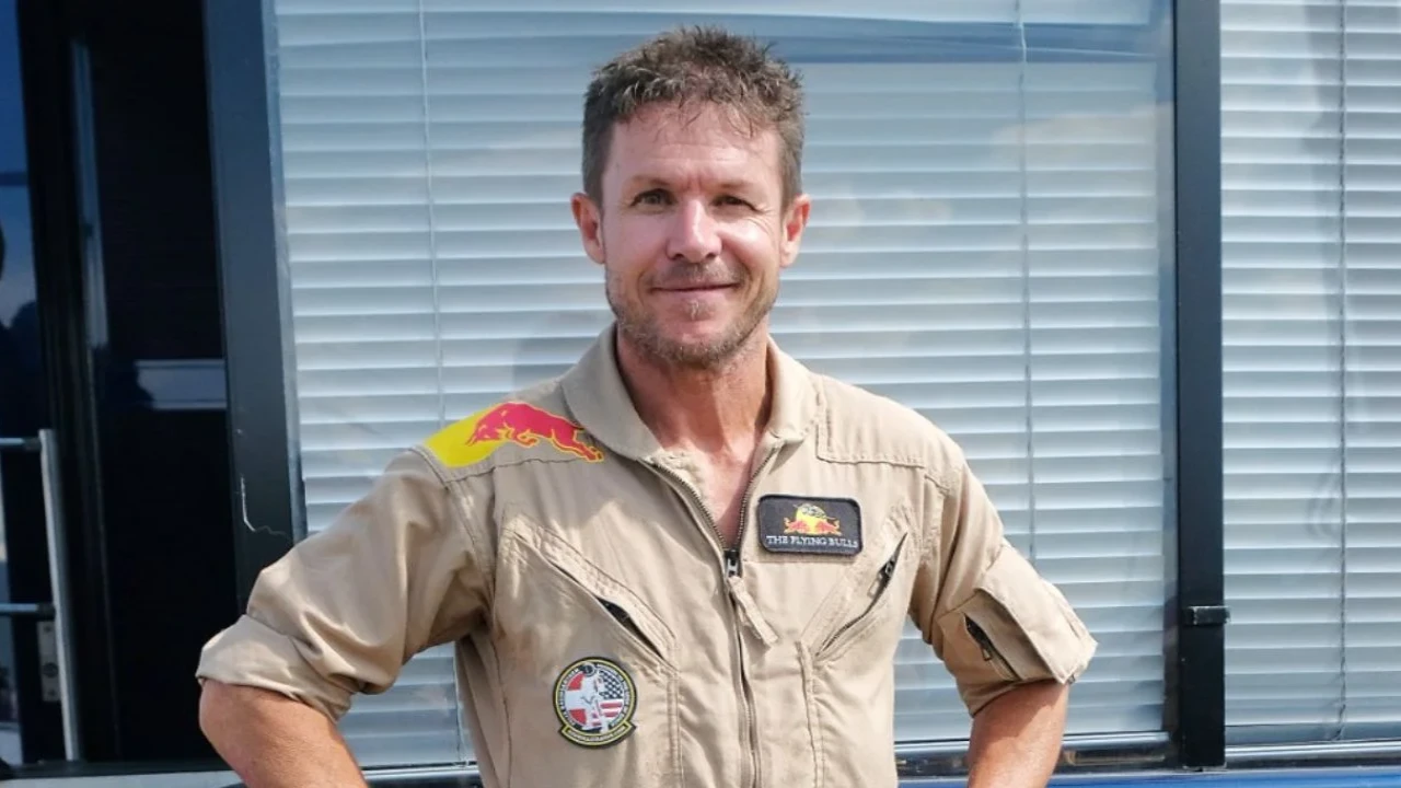 Felix Baumgartner (via Getty Images) Felix Baumgartner (via Getty Images)