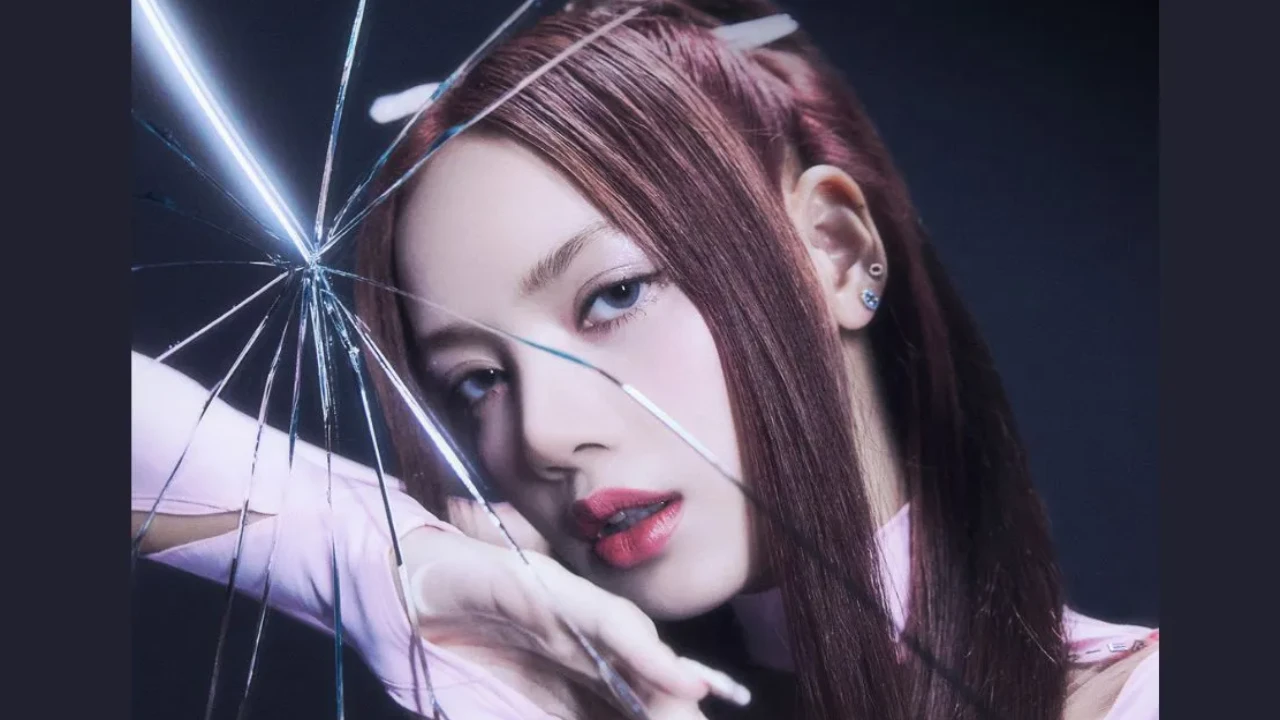 Lisa: courtesy of BLACKPINK's X Lisa: courtesy of BLACKPINK's X