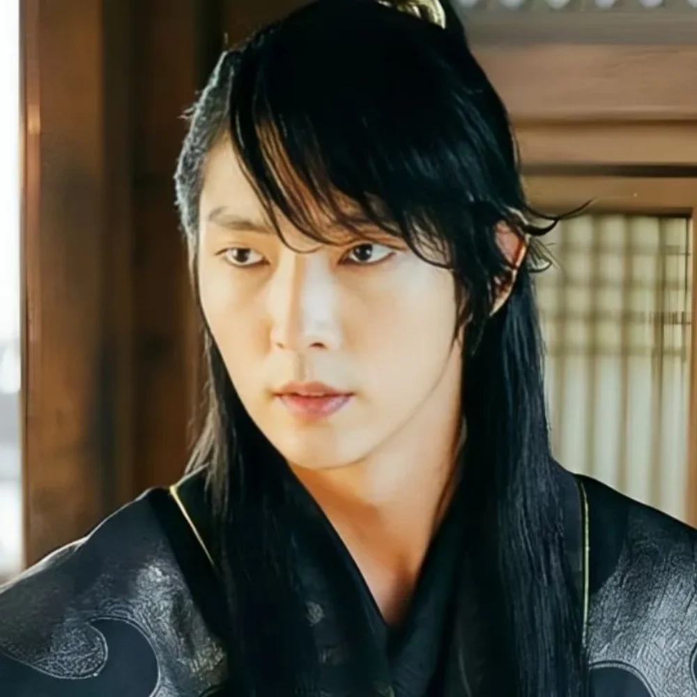 Lee Joon Gi to end 2-year hiatus with lead role in periodic detective drama Gyeongbokgung Detective Agency: DETAILS