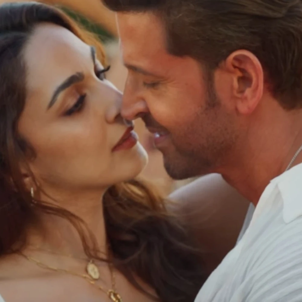 War 2 New Song Aavan Jaavan Twitter Review: Are fans liking Hrithik Roshan and Kiara Advani's sizzling chemistry?