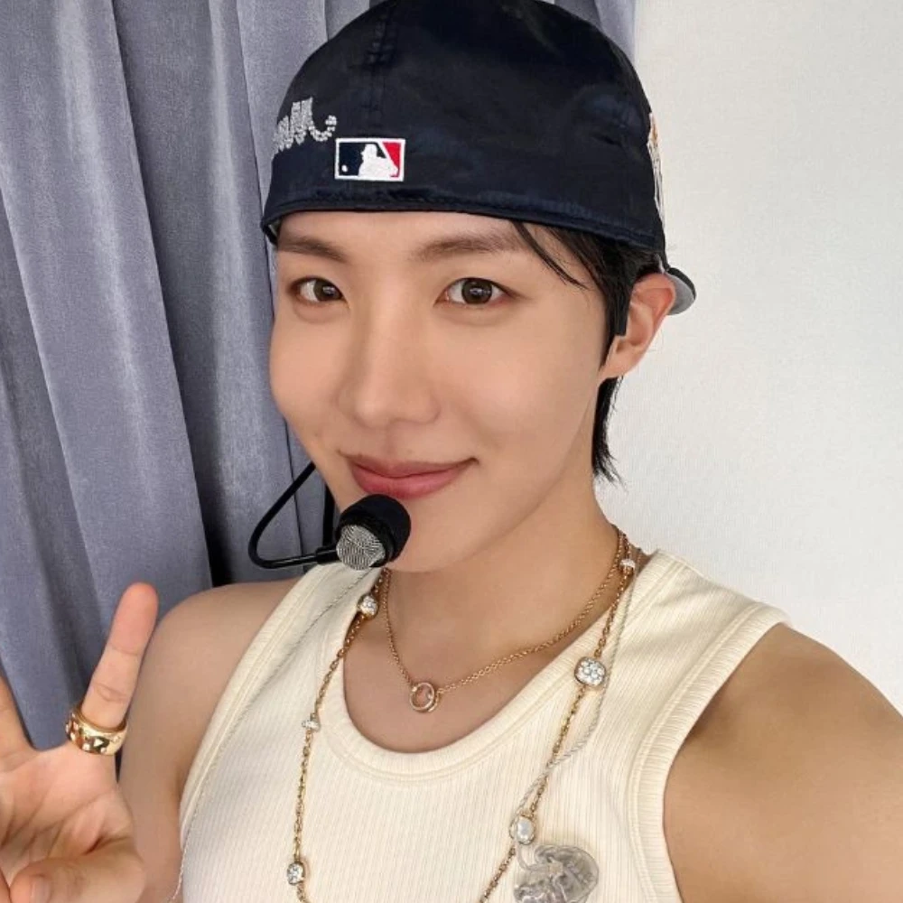 BTS’ J-Hope makes crowd ‘protest’ with modest remark at PSY’s SUMMER SWAG, takes off shirt earning wild reaction