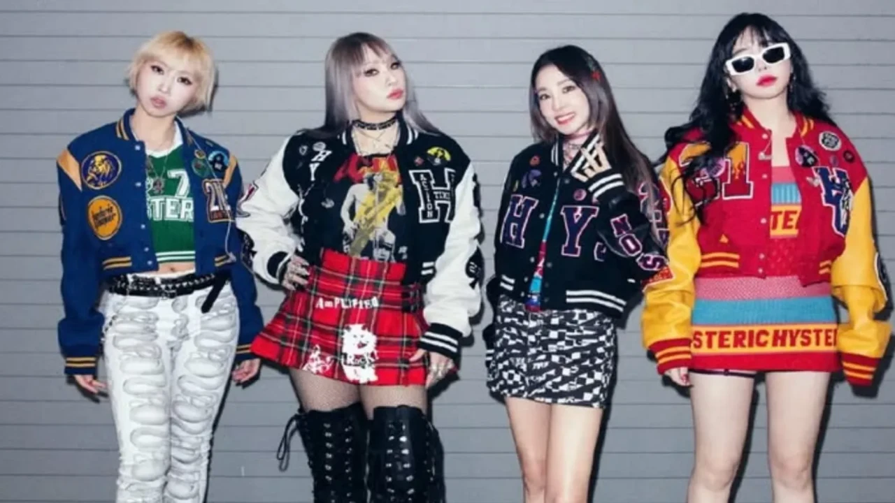 2NE1: Courtesy of 2NE1 Instagram