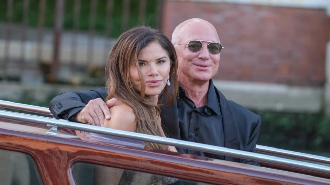 Jeff Bezos and Lauren Sánchez (via Getty Images) (Image Courtesy: Getty Images)