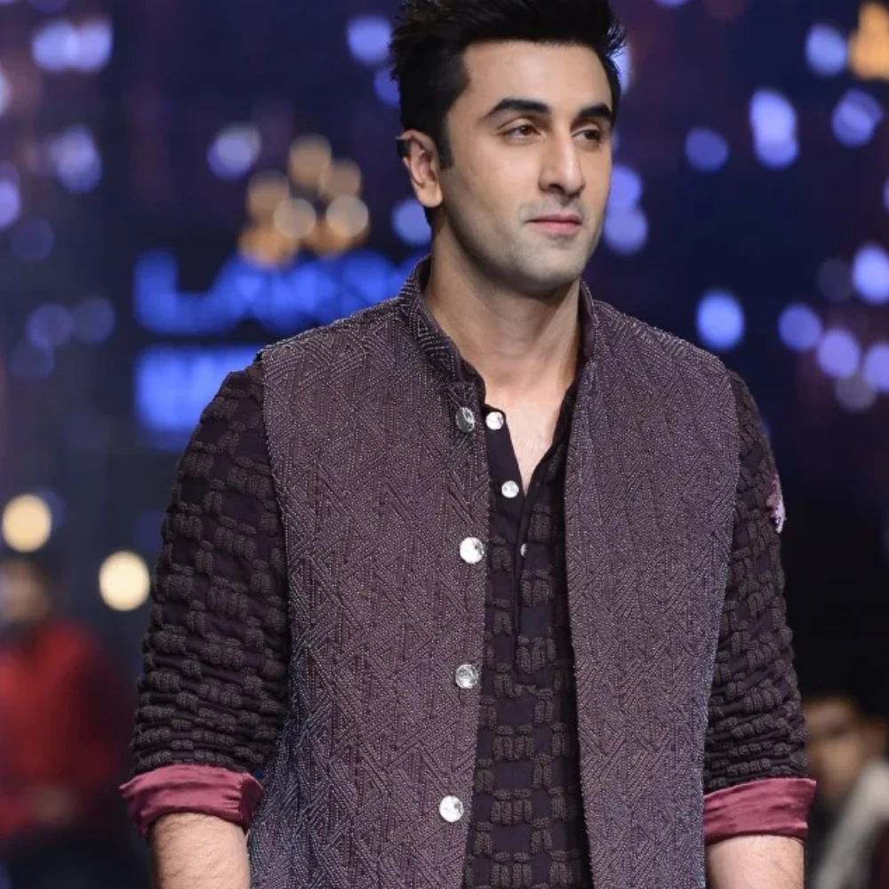 INSIDE Ramayana’s wrap-up party ft. Ranbir Kapoor, Ravi Dubey’s warm hug, cake cutting and more