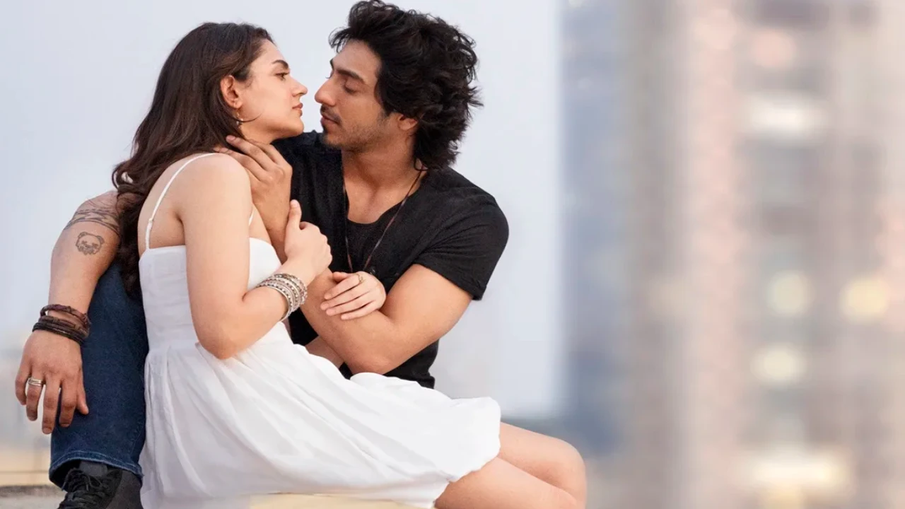 Box Office Trends: Saiyaara soars a new high with Rs 25 crore on discounted Tuesday; Nets Rs 130 crore in 5 days Box Office Trends: Saiyaara soars a new high with Rs 25 crore on discounted Tuesday; Nets Rs 130 crore in 5 days