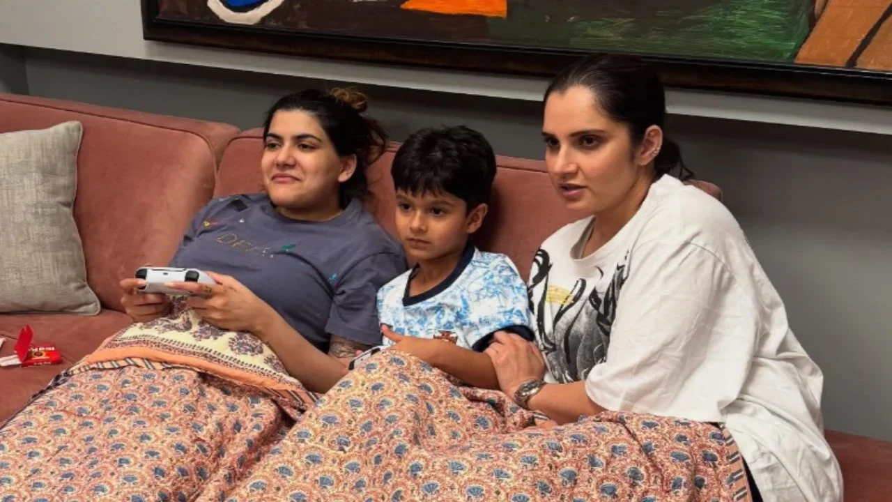 Anam Mirza, Izhaan Mirza, Sania Mirza (via Instagram) Anam Mirza, Izhaan Mirza, Sania Mirza (via Instagram)