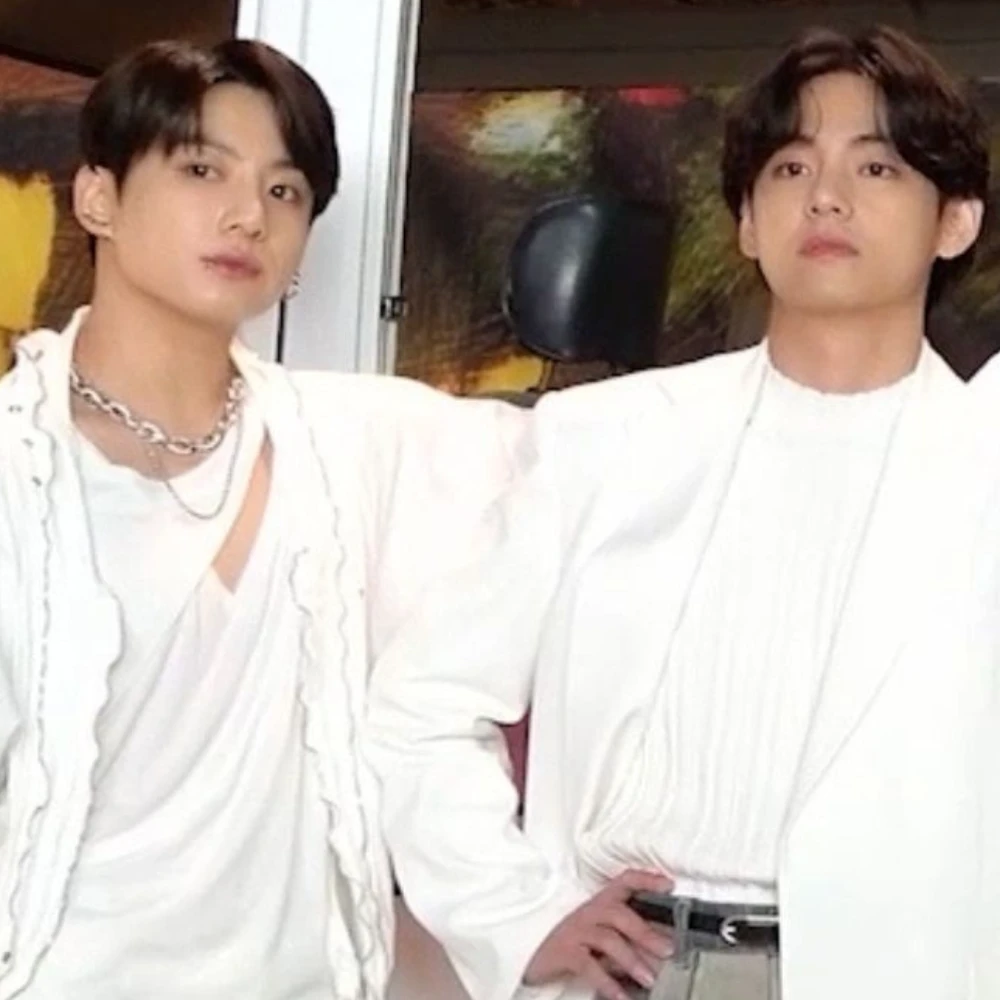 Watch: BTS' Jimin, V, Jungkook hang out at LA restaurant awaiting RM, SUGA, J-Hope's return; wave to other diners