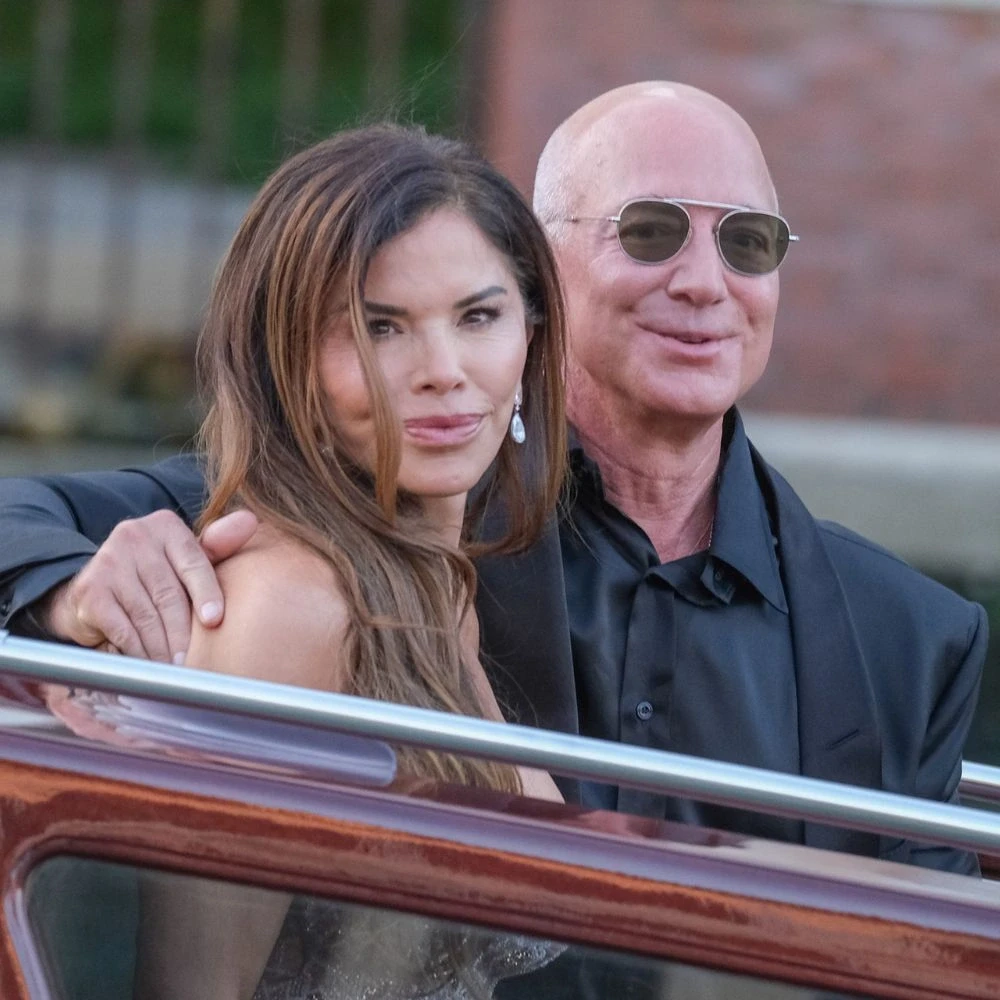 Did Lauren Sanchez-Jeff Bezos Make Guests Sign NDAs for 50 Million USD Wedding? Sara Foster Spills Beans
