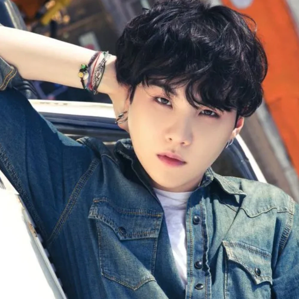 BTS' SUGA fans trend 'as he should' in anger after first airport spotting since DUI charge, know all about interaction with paps