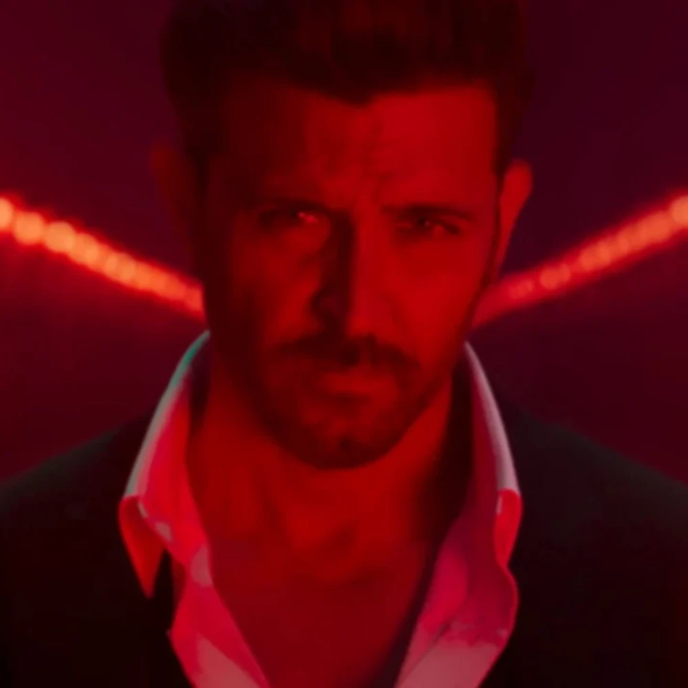 War 2 Day 5 Worldwide Box Office: Hrithik Roshan, Jr NTR and Kiara Advani's movie crumples on Monday; Adds just Rs 11.50 crore