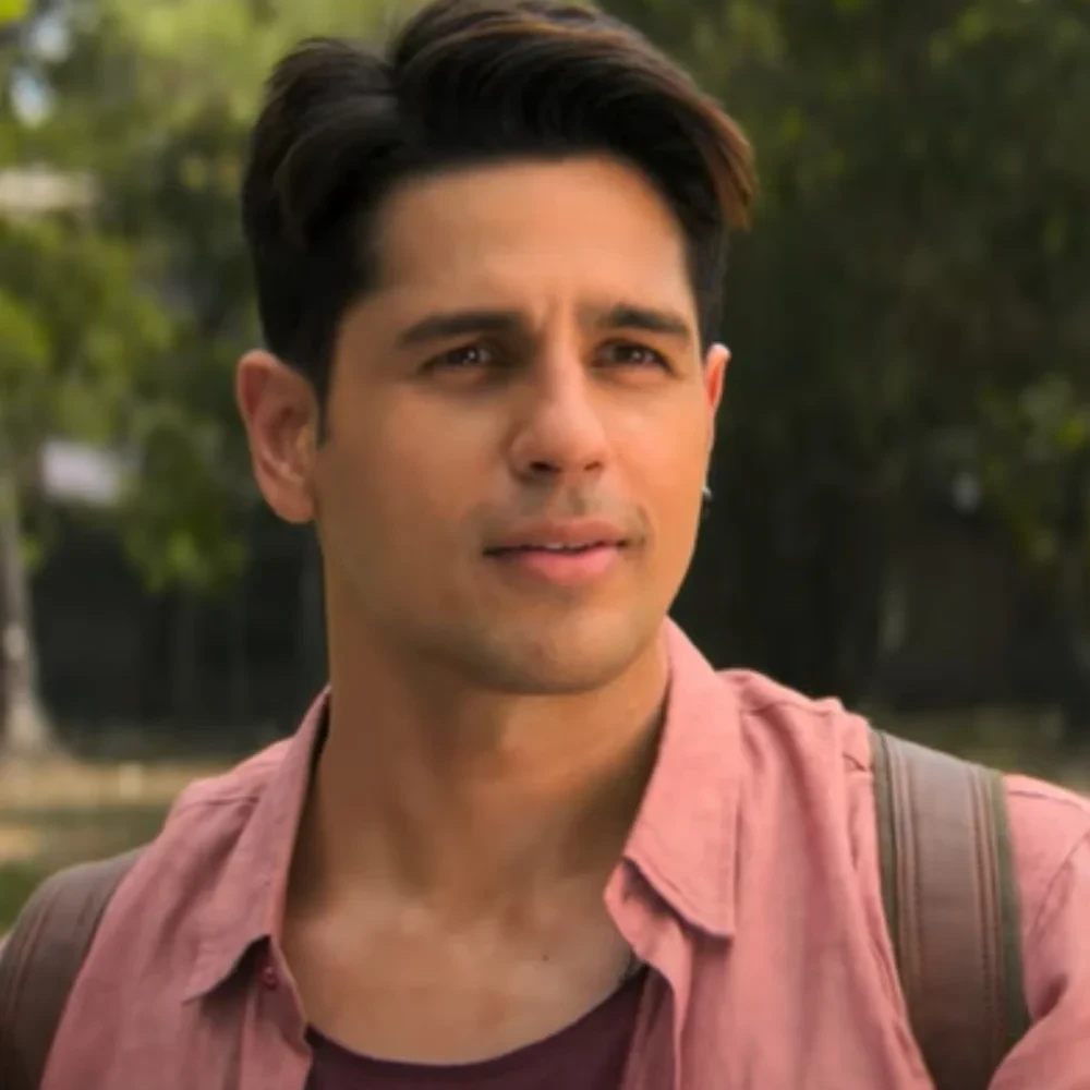 Param Sundari: 5 times Sidharth Malhotra gave us full-on Shah Rukh Khan energy
