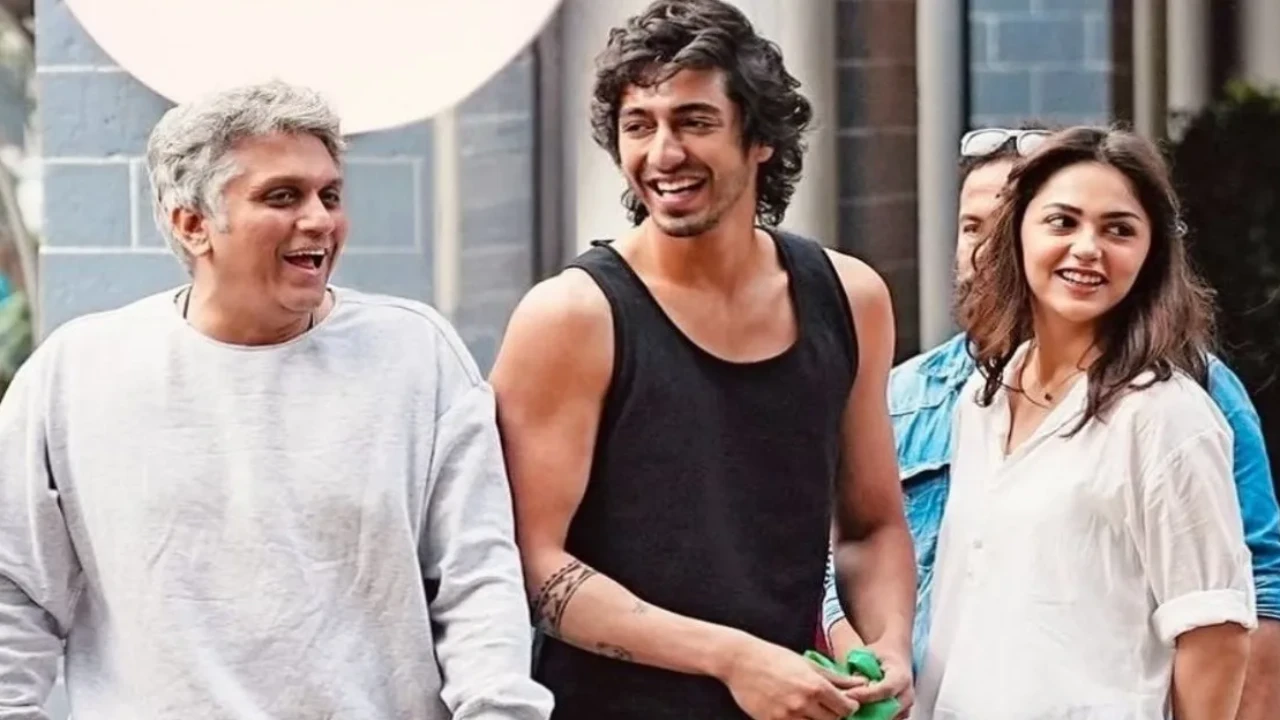 Box Office: Saiyaara hits the Rs 300 crore mark in India in third weekend; Ahaan Panday & Aneet Padda starrer tops War & Sultan (Credits: YRF) Mohit Suri, Ahaan Panday, Aneet Padda