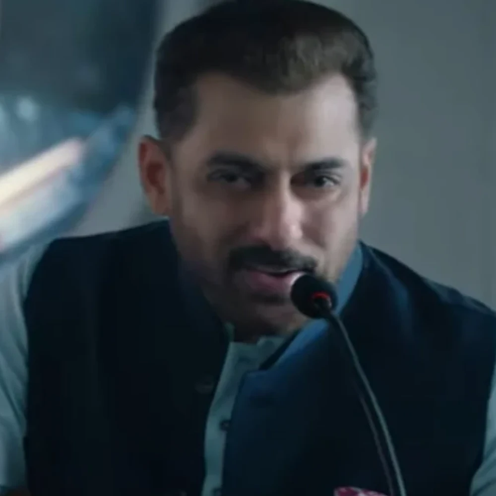 Newswrap, August 22: Salman Khan kicks off Bigg Boss 19 shoot to Hrithik Roshan-Jr NTR's War 2 hits Rs 300 crore mark at worldwide box office